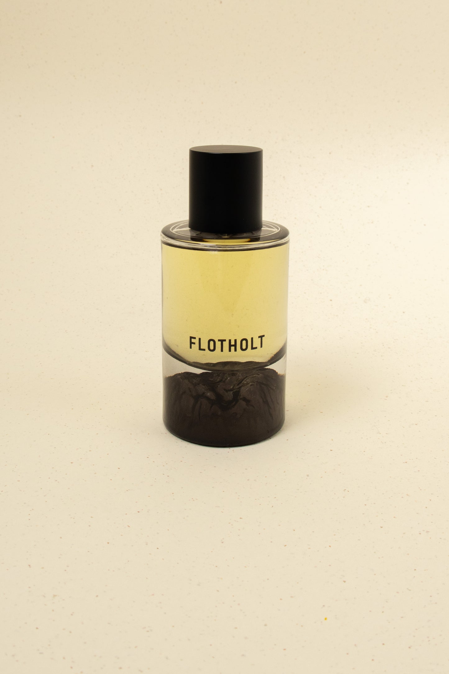 Fischersund Flotholt perfume bottle with elegant design, showcasing the luxurious fragrance inside.